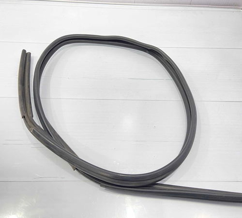 Borracha Canaleta Traseira Esq. Toyota Etios Hatch 2013/2021