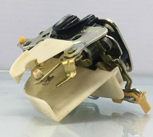 Fechadura Dianteira Direita Chevrolet Corsa 1998/2010