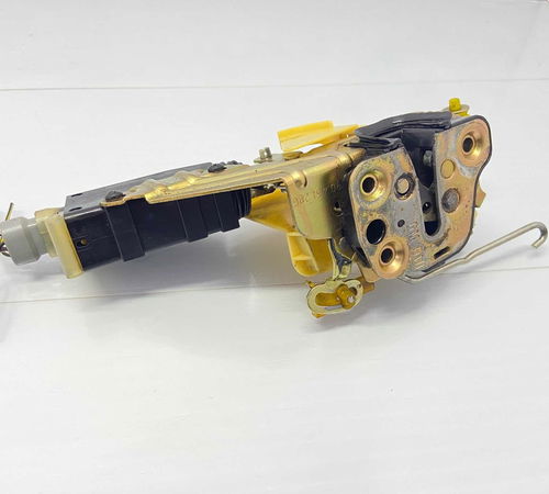 Fechadura Porta Dianteira Direita Gm Corsa 1998/2010