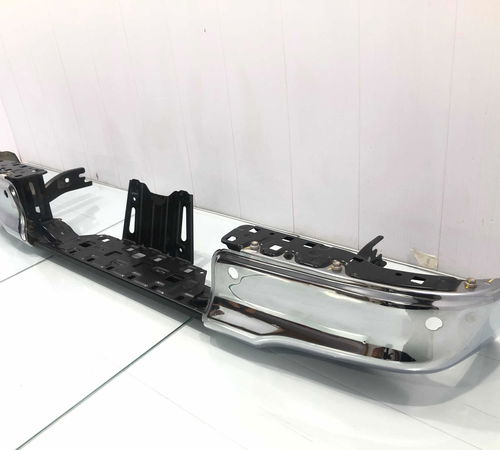 Pára-choque Traseiro Toyota Hilux 2022 Com Detalhe