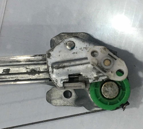 Máquina De Vidro Traseiro Direito Chevrolet Zafira 2003/2012