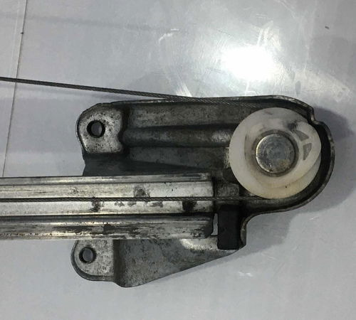 Máquina De Vidro Traseiro Direito Chevrolet Zafira 2003/2012