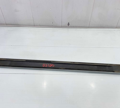 Friso Lateral Porta Traseira Esquerda Gm Onix 2013/2019