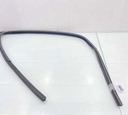 Borracha Canaleta Dianteira Esquerda Duster Oroch 2011/2021