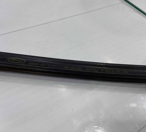 Borracha Canaleta Dianteira Direita Ford Fiesta 2003/2014
