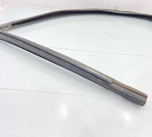 Borracha Canaleta Dianteira Direita Fiat Palio 2004/2016