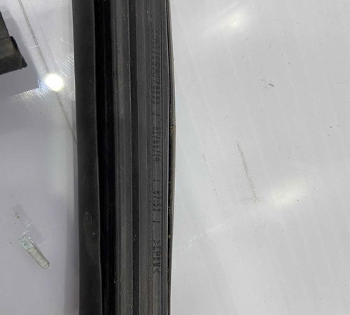 Borracha Canaleta Dianteira Direita Fiat Palio 2004/2016