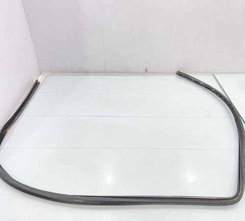 Borracha Canaleta Dianteira Direita Gm Corsa 1998/2010