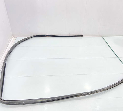 Borracha Canaleta Dianteira Direita Gm Corsa 1998/2010