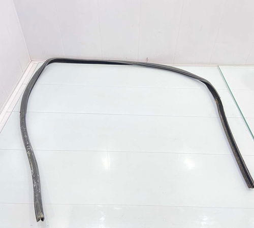 Borracha Canaleta Dianteira Direita Gm Corsa 1998/2010