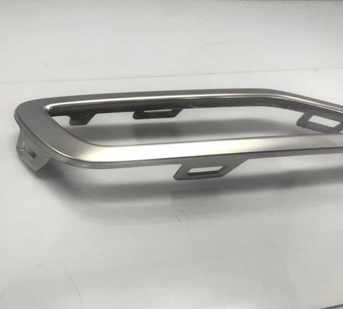 Moldura Refletor Olho De Gato Direito Vw Nivus 2020/2023