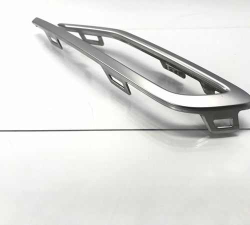 Moldura Refletor Olho De Gato Esquerdo Vw Nivus 2020/2023