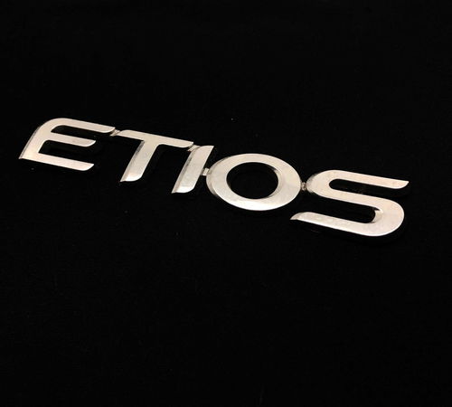 Emblema Etios Capô Traseiro Etios Hatch 2013/2022