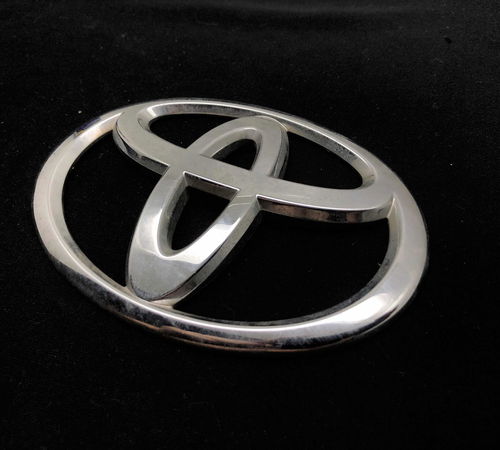 Emblema Logo Capô Traseiro Toyota Etios Hatch 2013/2022
