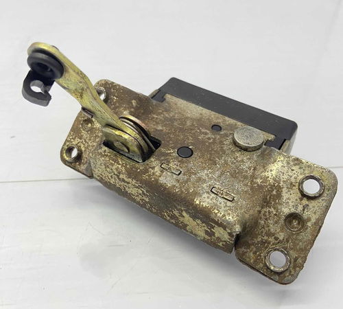 Fechadura Capô Traseiro Chevrolet Corsa 1998/2002