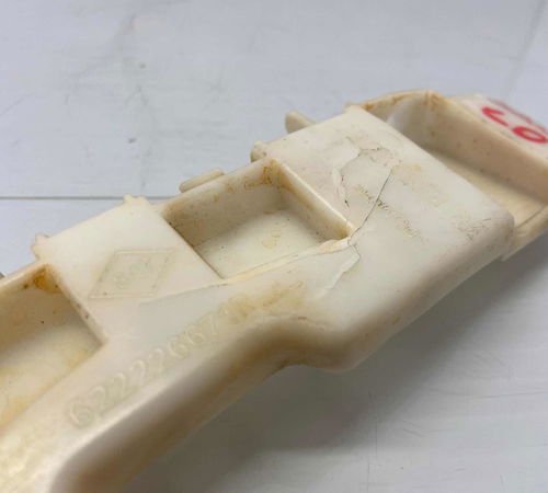 Guia Pára-choque Dianteiro Direito Renault Sandero 2015/2019