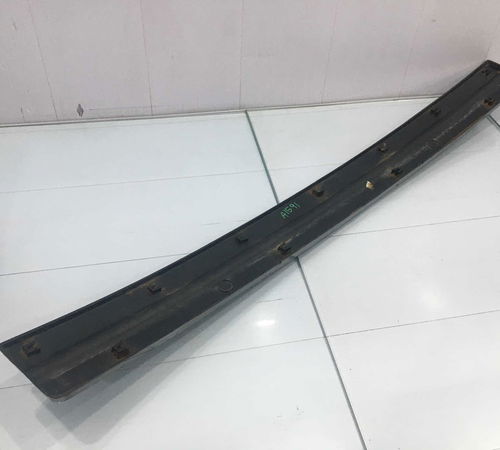 Friso Inferior Capo Traseiro Chevrolet Corsa 1998/2002
