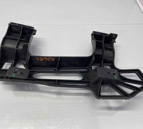 Suporte Guia Direito Pára-choque Traseiro Hb20 Hatch 13/18