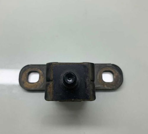 Dobradiça Capô Traseiro Chevrolet Onix 2013/2019
