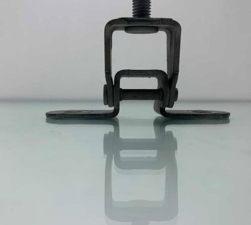 Dobradiça Porta Dianteira Direita Chevrolet Onix 2013/2019
