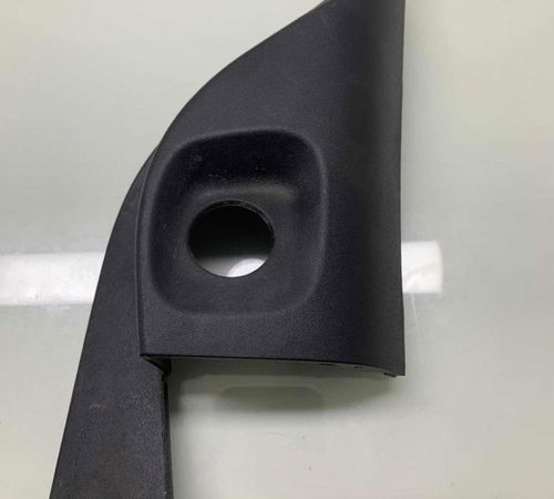 Moldura Interna Retrovisor Direito Chevrolet Onix 2013/2019