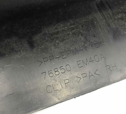 Spoiler Lateral Direito Caixa De Ar Nissan Tiida 08/15