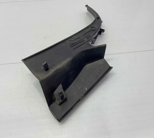Moldura Acabamento Direito Churrasqueira Renault Kwid 17/21