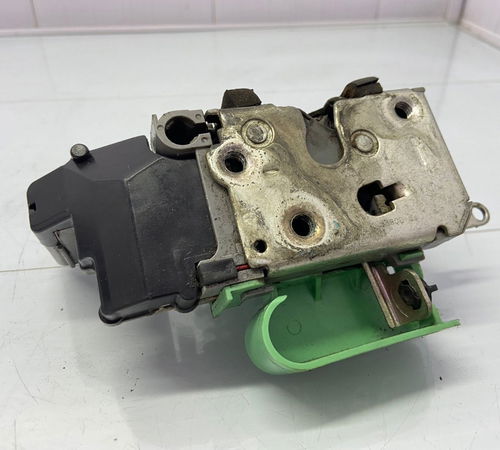 Fechadura Porta Dianteira Direita Fiat Uno 2015/2021
