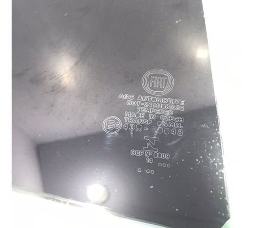 Vidro Vigia Traseiro Direito Fiat Uno 2015/2021
