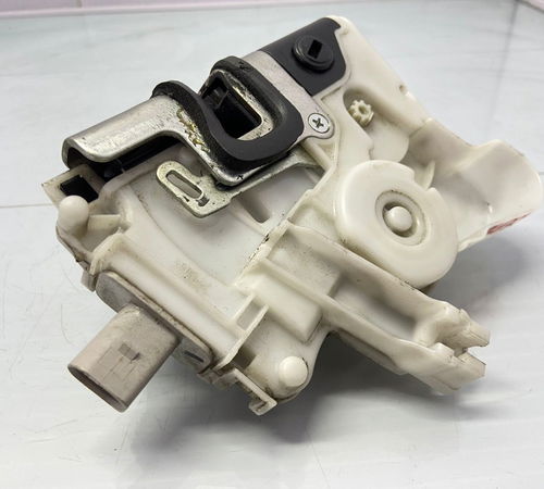 Fechadura Porta Traseira Esq Volkswagen Gol Voyage 09/20