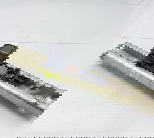 Trilho Cinto Dianteiro Esquerdo Renault Sandero Logan 15/20