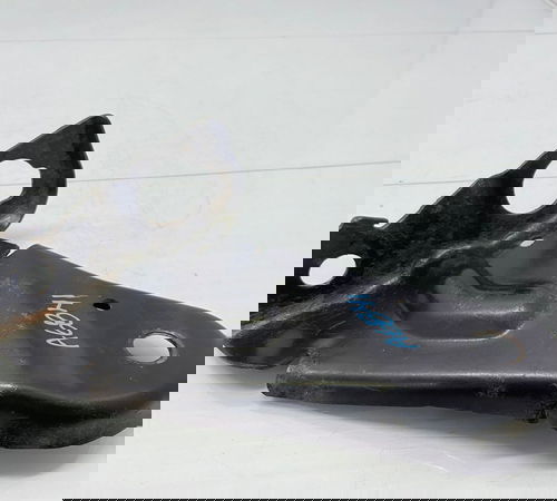 Suporte Esquerdo Banco Traseiro Renault Duster 2011/2017