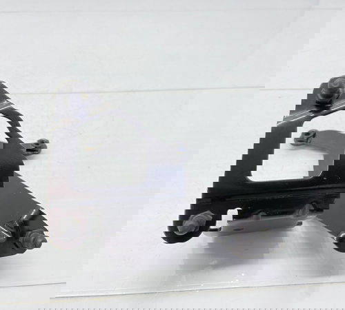 Suporte Bomba Agua Auxiliar Audi A6 2013/2016