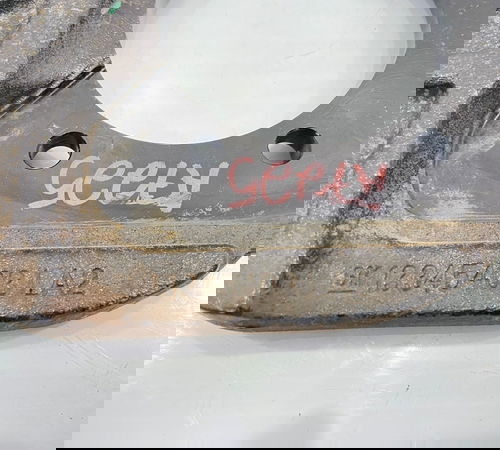 Suporte Pinça De Freio Esquerda Chevrolet Cruze 2012/2016