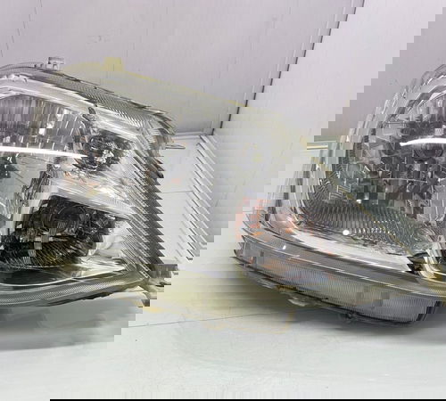 Farol Direito Toyota Etios 2013/2020
