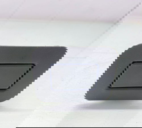 Botão Trava Banco Traseiro Chevrolet Onix 2013/2019