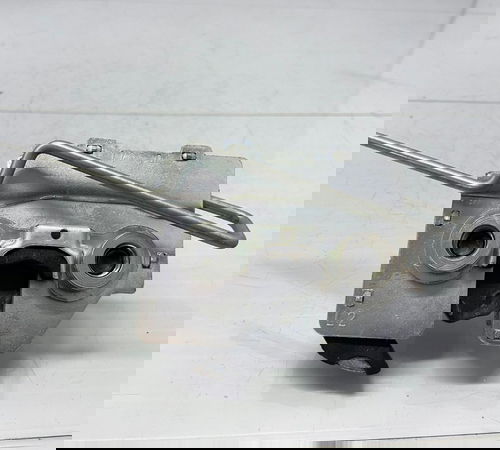 Fechadura Esquerda Banco Traseiro Chevrolet Onix 2013/2019