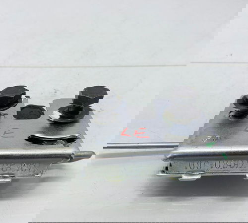 Fechadura Esquerda Banco Traseiro Chevrolet Onix 2013/2019