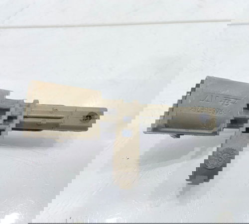 Sensor Abs Traseiro Esquerdo Vw Tiguan 4...