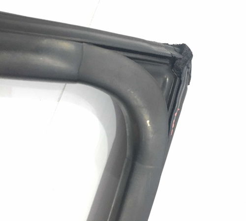 Borracha Canaleta Dianteira Esquerda Kia Cerato 20/21