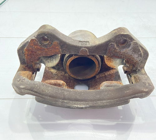 Pinça De Freio Dianteiro Direito Nissan Tiida/livina 08/14