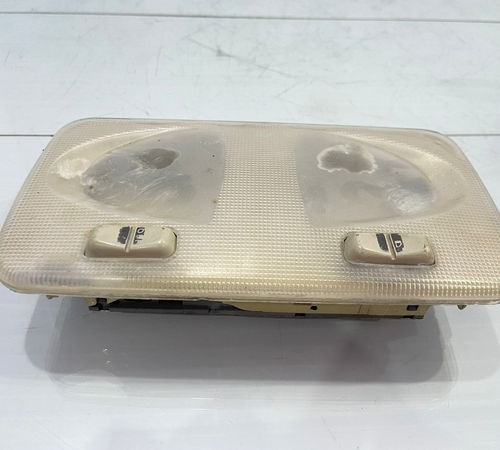 Luz De Teto Cortesia Fiat Idea Com Detalhe 2006/2010