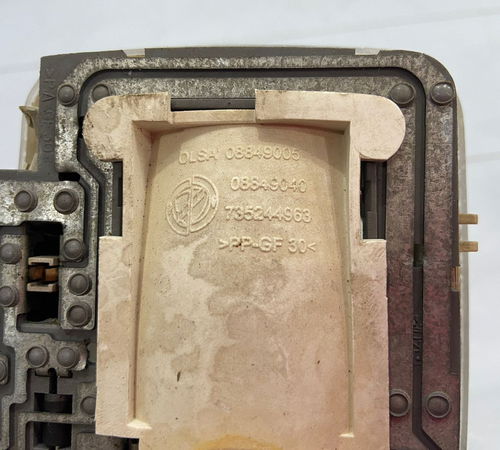Luz De Teto Cortesia Fiat Idea Com Detalhe 2006/2010