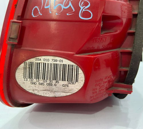 Lanterna Tampa Traseira Esquerda Volkswagen Tiguan 2012/2016