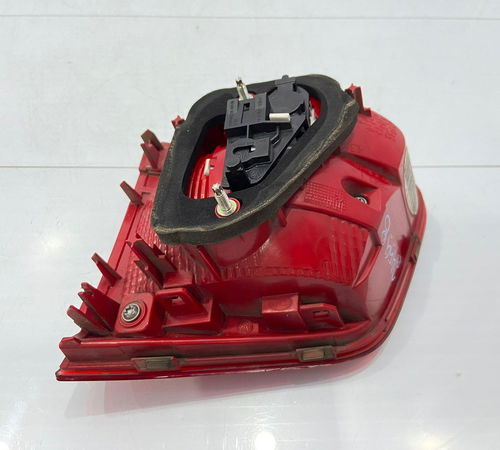 Lanterna Tampa Traseira Esquerda Volkswagen Tiguan 2012/2016