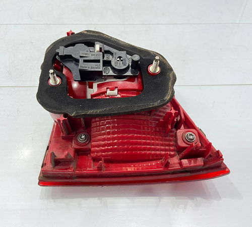 Lanterna Tampa Traseira Esquerda Volkswagen Tiguan 2012/2016
