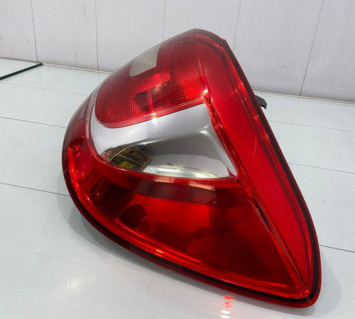 Lanterna Direita Renault Sandero 2015/2020