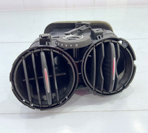 Difusor De Ar Central Esquerdo Volkswagen Tiguan 12/1 C/det