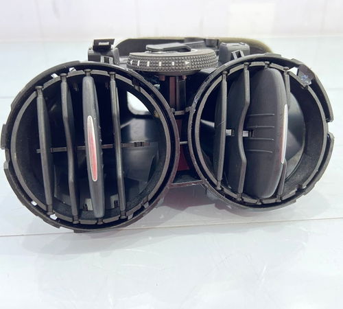 Difusor De Ar Central Esquerdo Volkswagen Tiguan 12/1 C/det