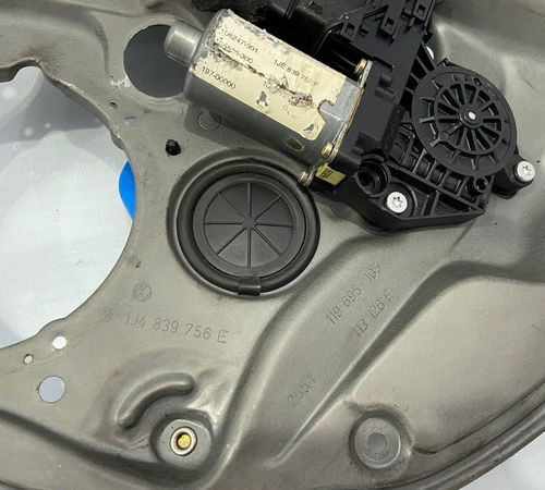 Máquina De Vidro Porta Traseira Direita Vw Golf 2008/2014